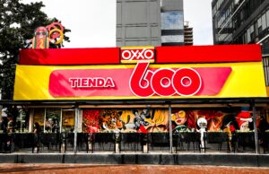 Oxxo acelera su expansión en Colombia: abre una tienda cada tres días y apunta a superar los 700 locales